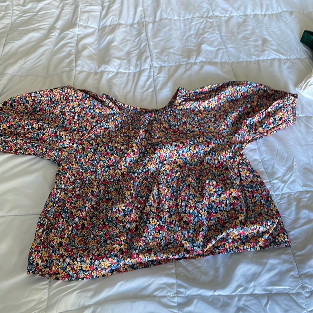 Medium Flower, Flowy blouse